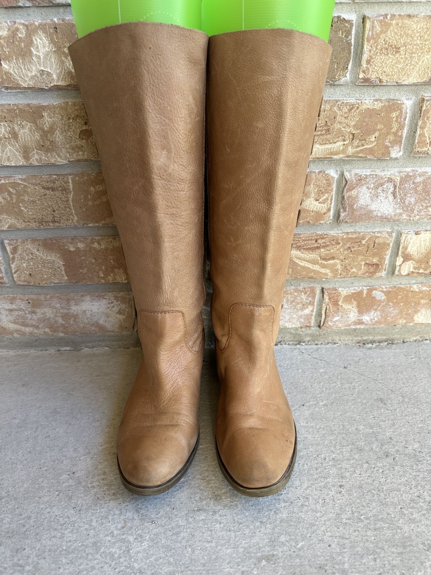 Nine West Vintage America Fiddle Boots Womens US 6.5 Brown Leather Studded Boho- Sizing runs big.