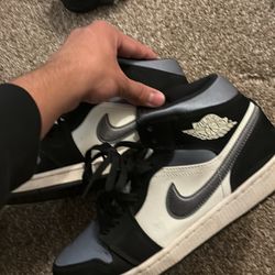 Jordan 1 Mid