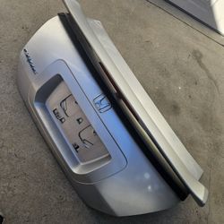 Honda Civic Trunk  With SI Spoiler Wing For2006 2011 Civic Coupe 2 Doors Silver Color in Great Condition 