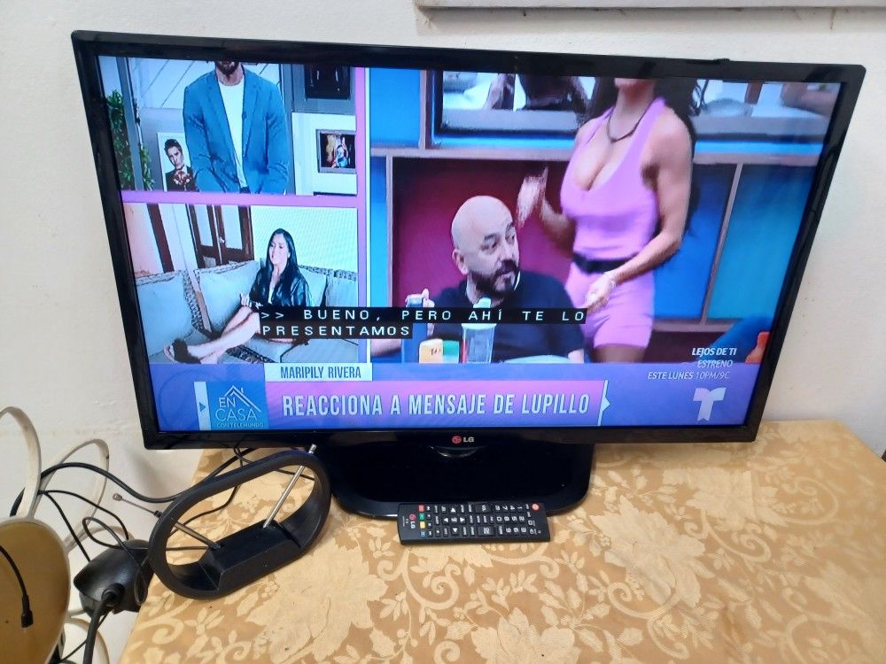 LG TV MODEL 32LN530OB US 32 " WORK GREAT WITH CONTROL AND ANTENNA