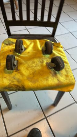 (4) Swivel Wheels