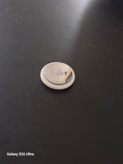 Apple  Airtag with battery  and 4 cases