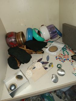 Jewelry 2 for 1 dollars