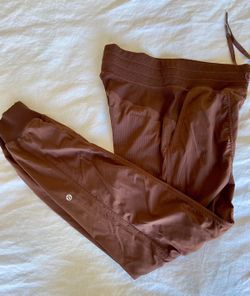 Lululemon brown dance pants size 6