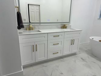 Shaker White / Bathroom Vanity at an affordable