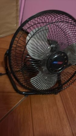 Black Metal Floor Fan