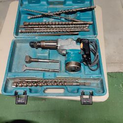 Makita  Hr3851 