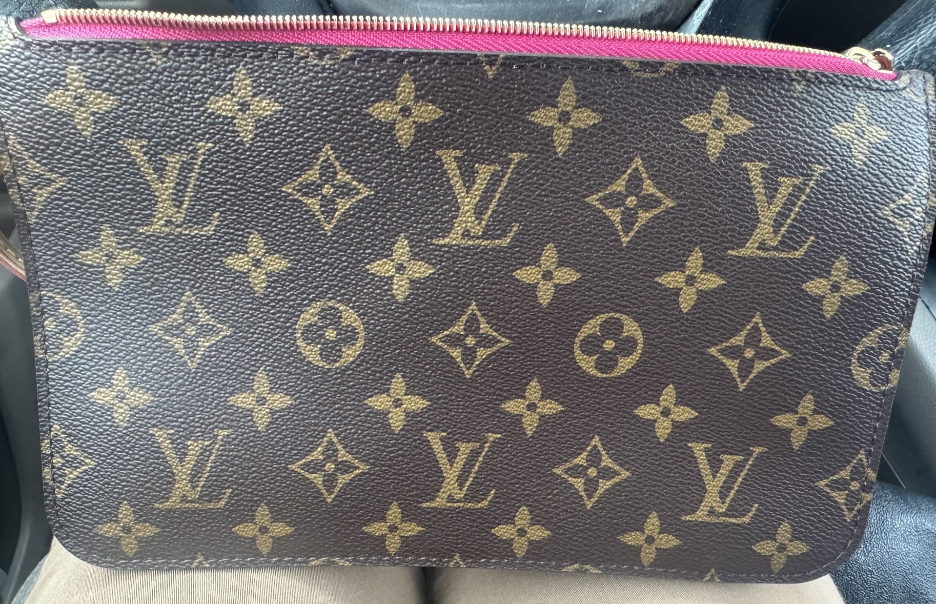 Louis Vuitton Neverfull MM Pouch
