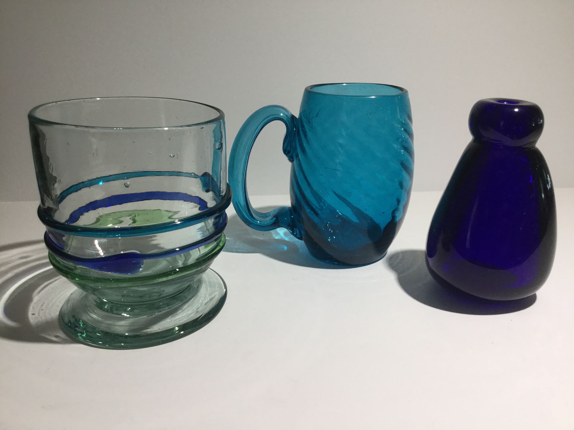 COLLECTION OF 3 VINTAGE COLORED HAND BLOWN GLASS DECOR