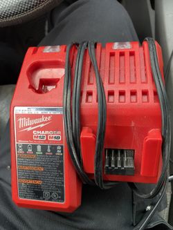 Milwaukee M12 M18 Charger