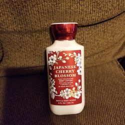 Bath & Body Works Full Size 8 fl oz. Lotion