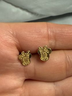 10k gold Minnie Mouse earrings