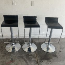 3 Bar Stools (adjustable) 