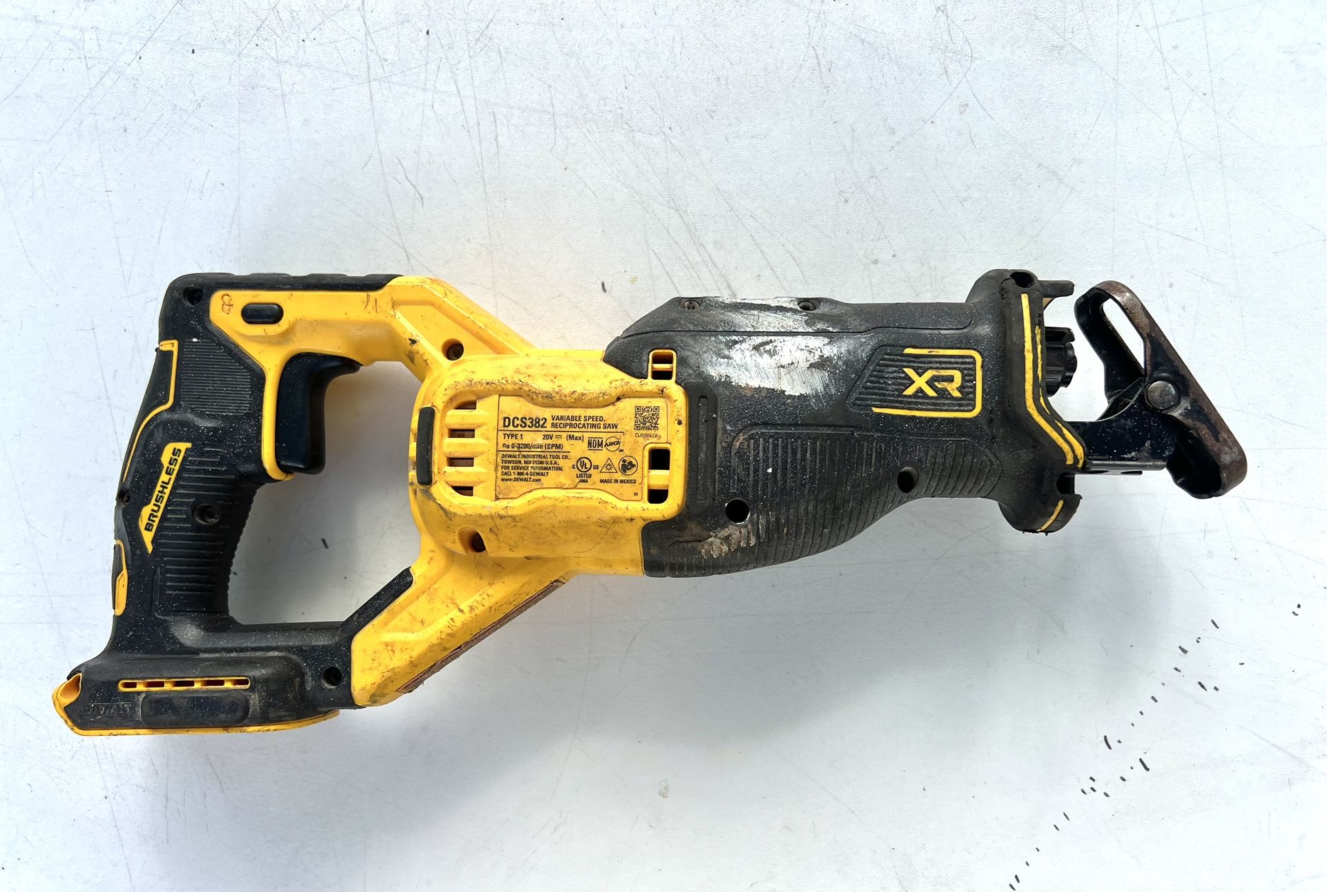 DEWALT 20V XR Brushless Reciprocating Saw – Tool Only