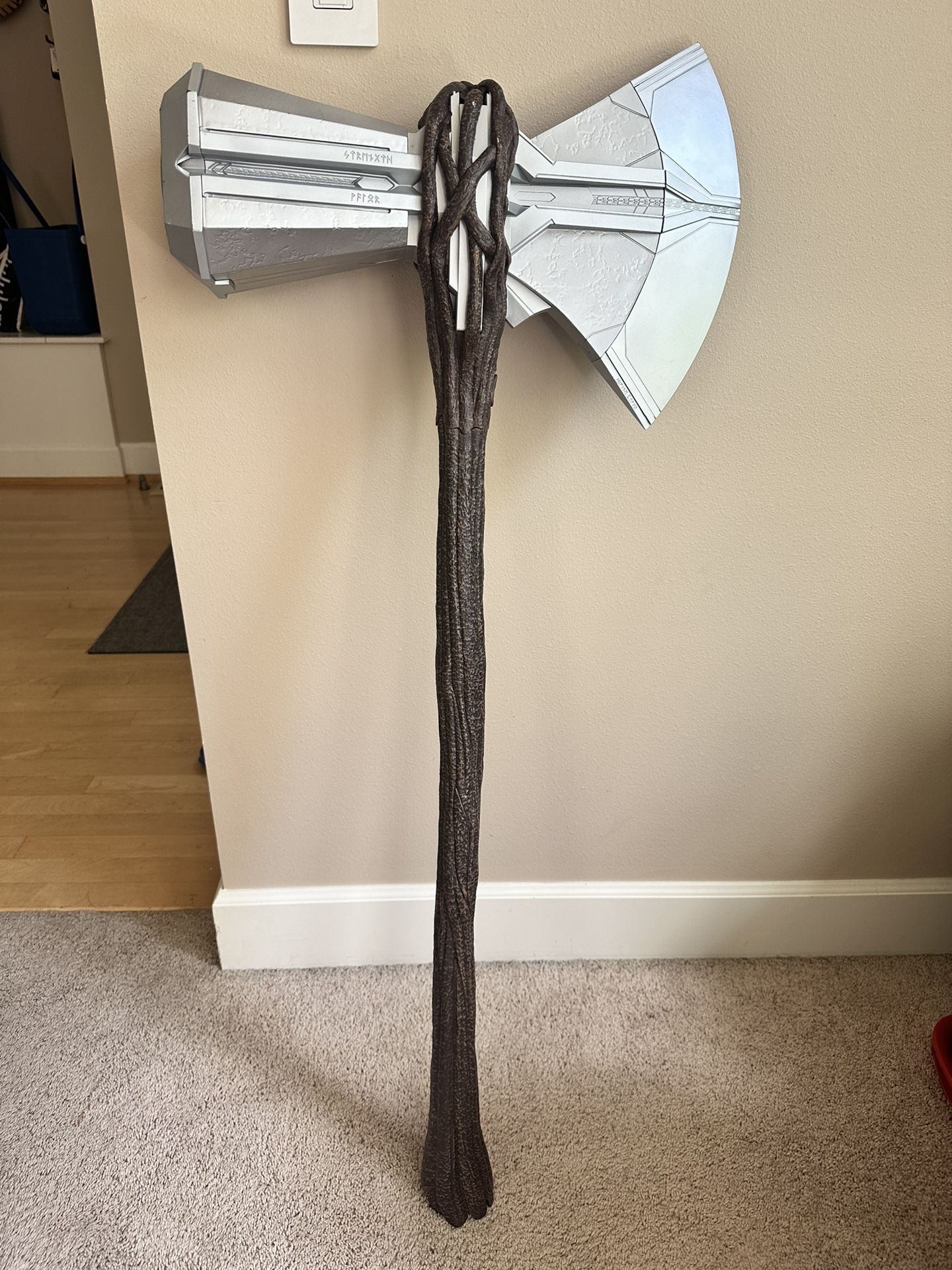 Thor’s Stormbreaker Hammer Axe