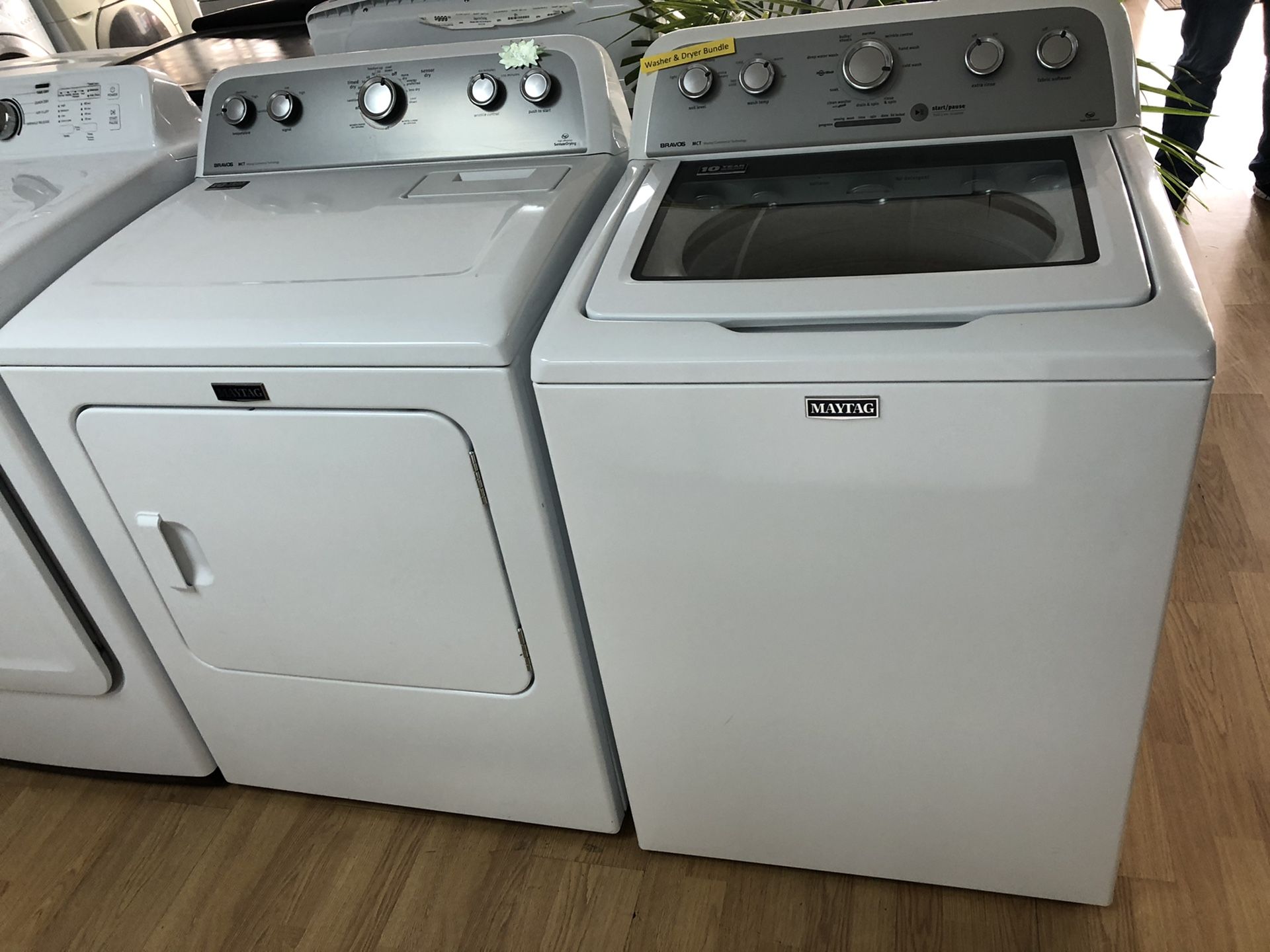 Maytag white washer and dryer set