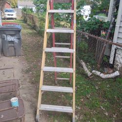 Heavy duty ladder / 6 ft / 125.00