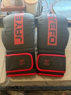 Boxing gloves *BRAND NEW*