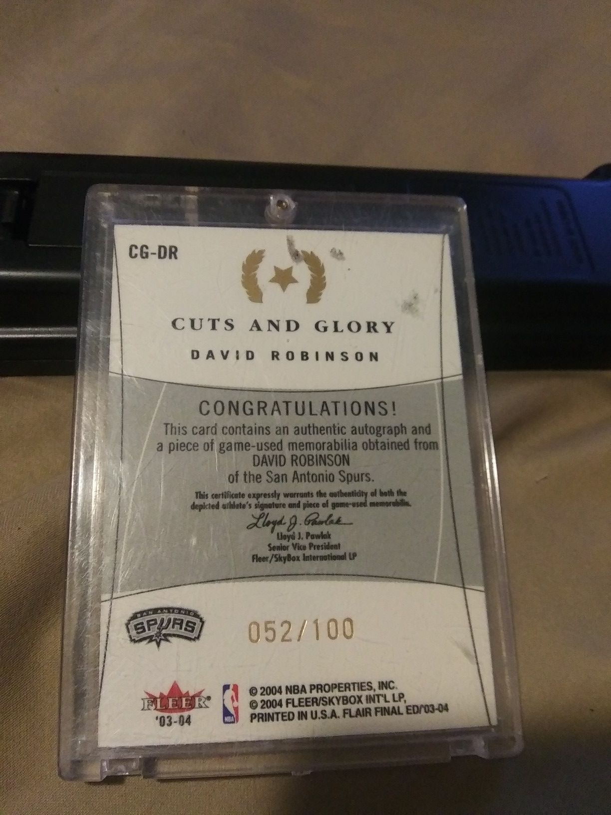 Cuts and glory David Robinson authentic autograph and Jersey basketball card