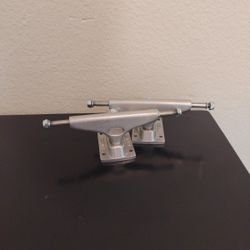 Pair Of Skateboard Trucks Krux