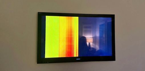 Free 52” SONY TV KDL-52NX800 for repair.