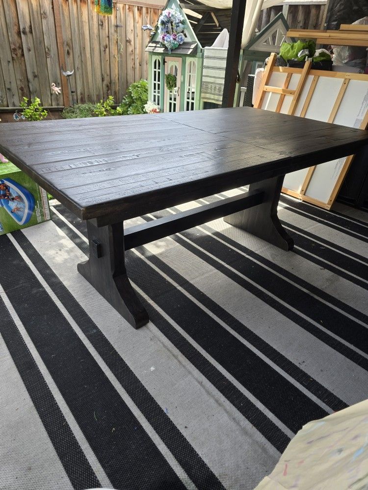 Living Spaces Table