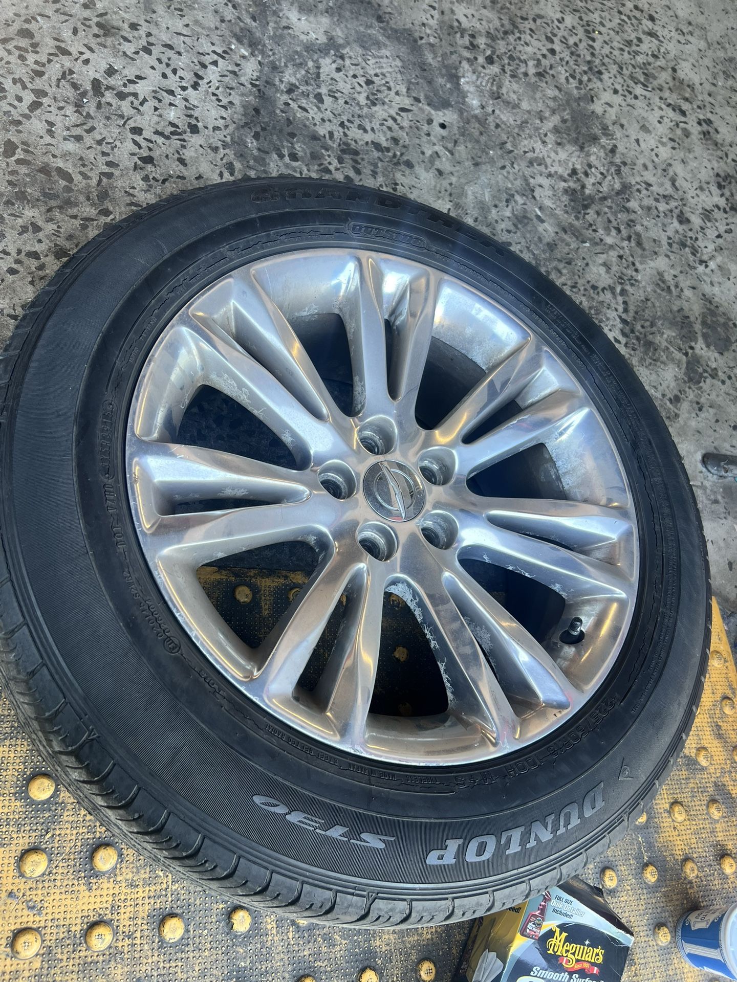 Chrysler 300 OEM Rims With Tires