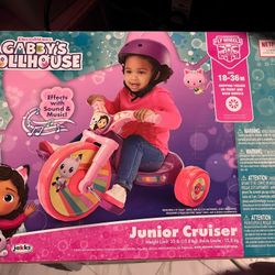 Gabby Clubhouse Tricycle And Toy Set 