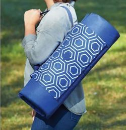 Oversized Outdoor 8"X 8 " packable blanket