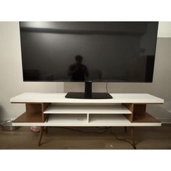 TV Stand ***TV NOT INCLUDED 