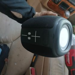 Speaker Bluetooth Legend 