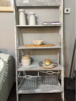 Ladder shelf