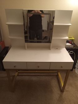Vanity Dresser