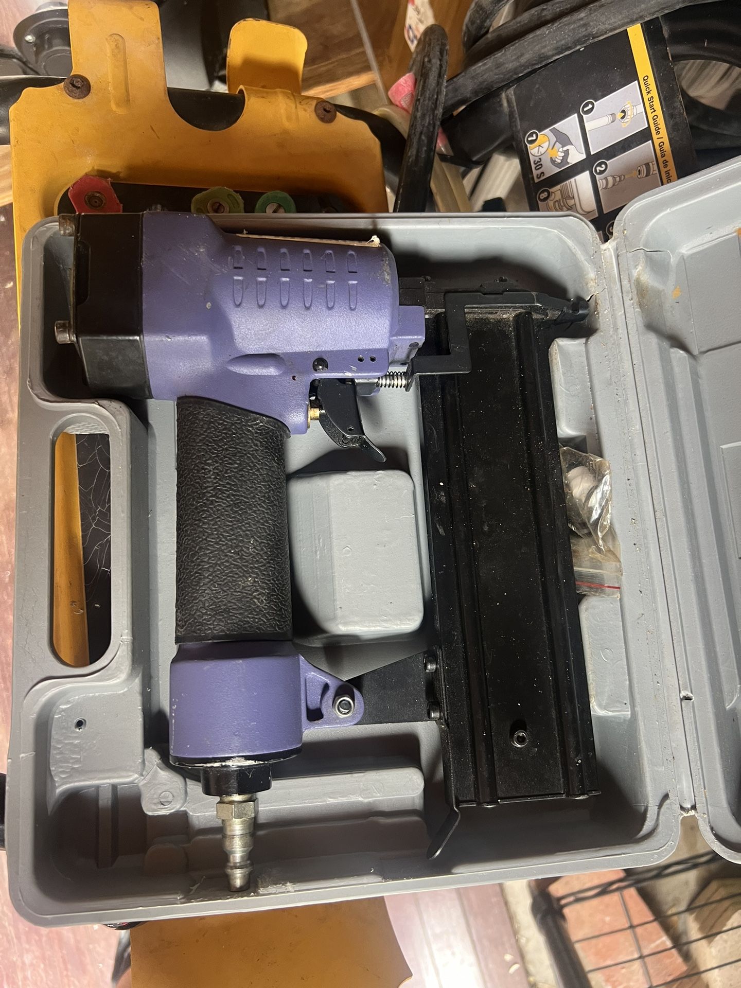 Central Pneumatic 46309 18 Gauge Air Brad Nailer With Case