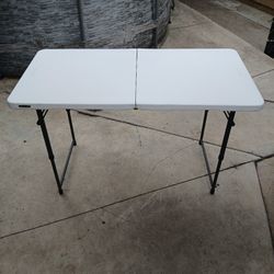 Folding Table 