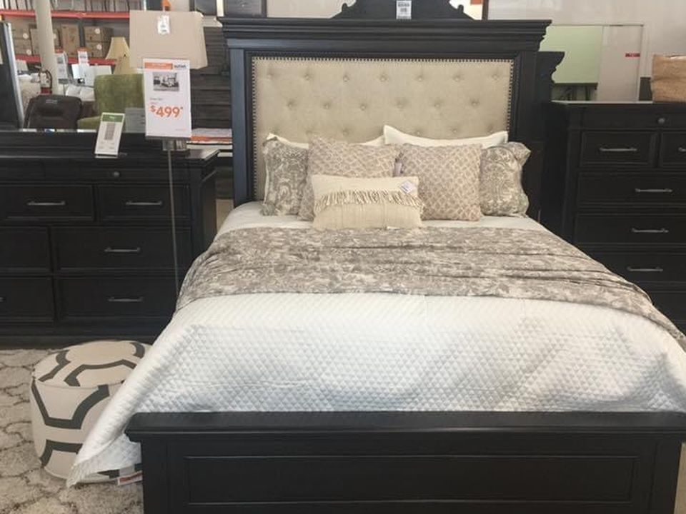 Solid Wood Bedroom Set