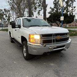 2013 chevrolet silverado 4x4  6.0 vortex motor y transmission en exelentes condiciones ac calefacción no le falla absolutamente nada titulo limpio no 