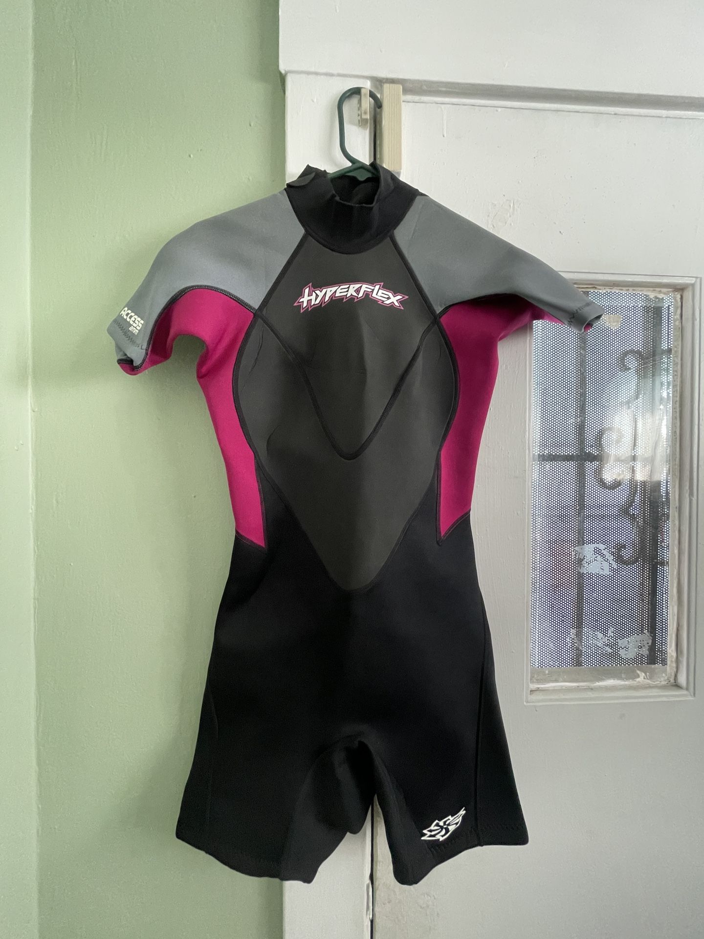 Women Swim Wetsuit 2mm - Black and Pink