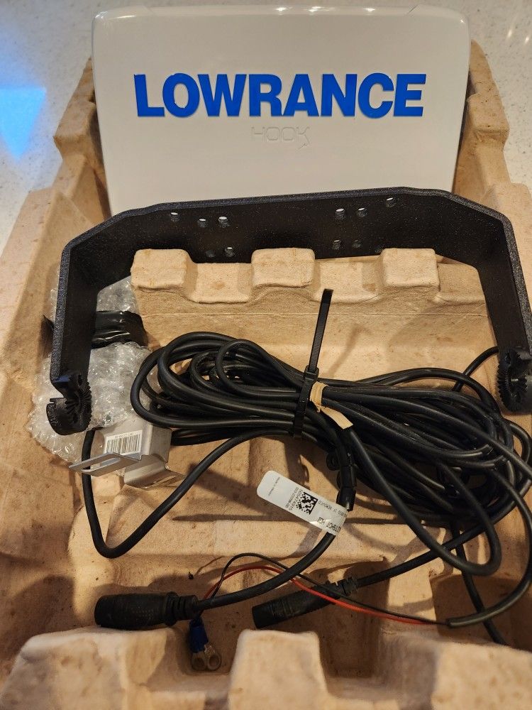 2023 Lowrance HOOK Reveal 7