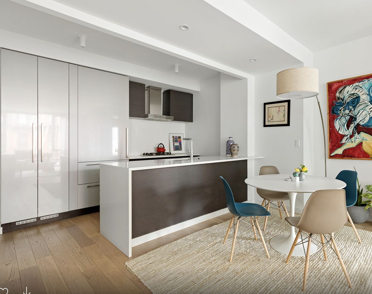 Authentic Knoll Eero Saarinen Round Dining Table – Mid-Century Modern Icon