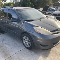 2008 Toyota Sienna 