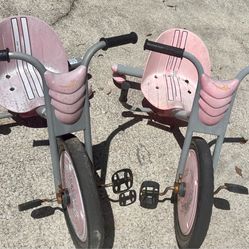2 Razor Flash Rider 360 play tricycles