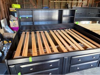 Solid wood day bed