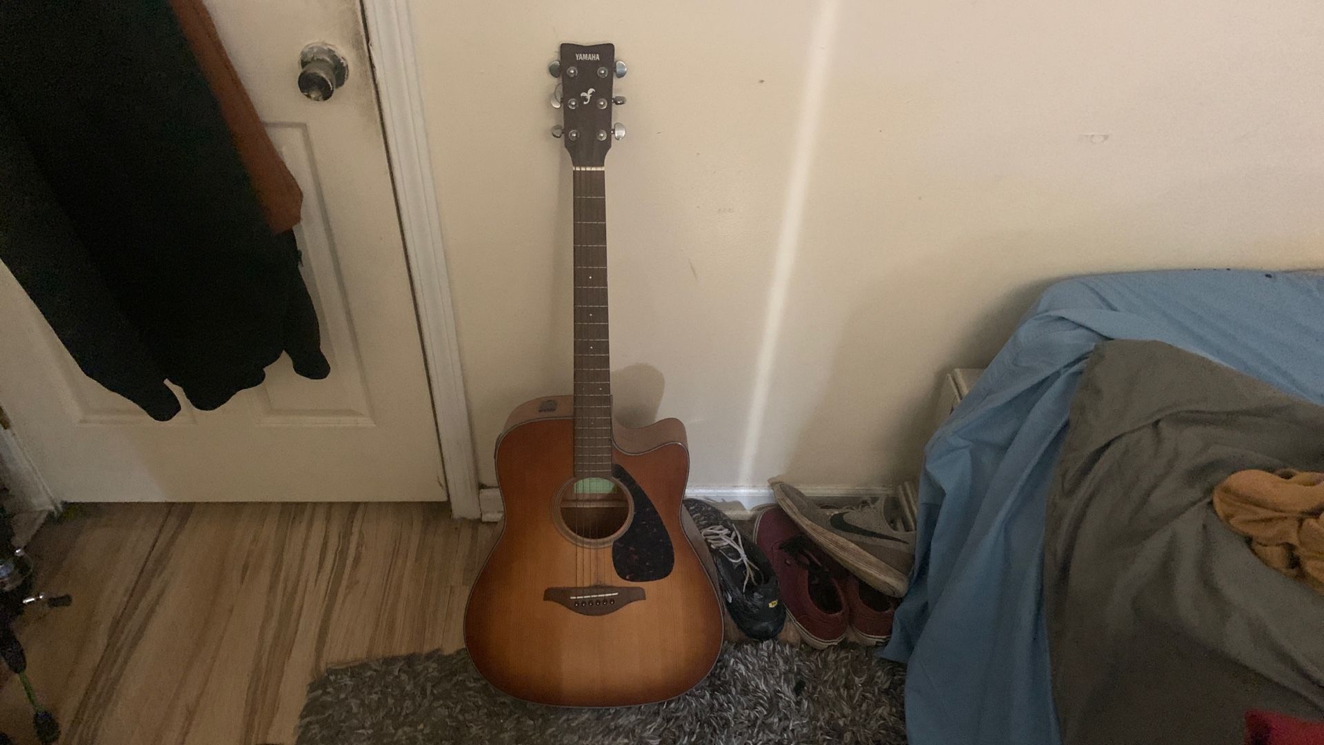 Yamaha Electric Acoustic Guitar