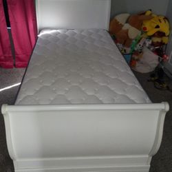 Twin Size Bedroom Set With New Mattress $700