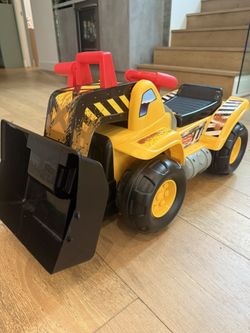 Fisher-Price Big Action Load N Go Ride-On with Lights, Sounds, Storage and Walking Bar