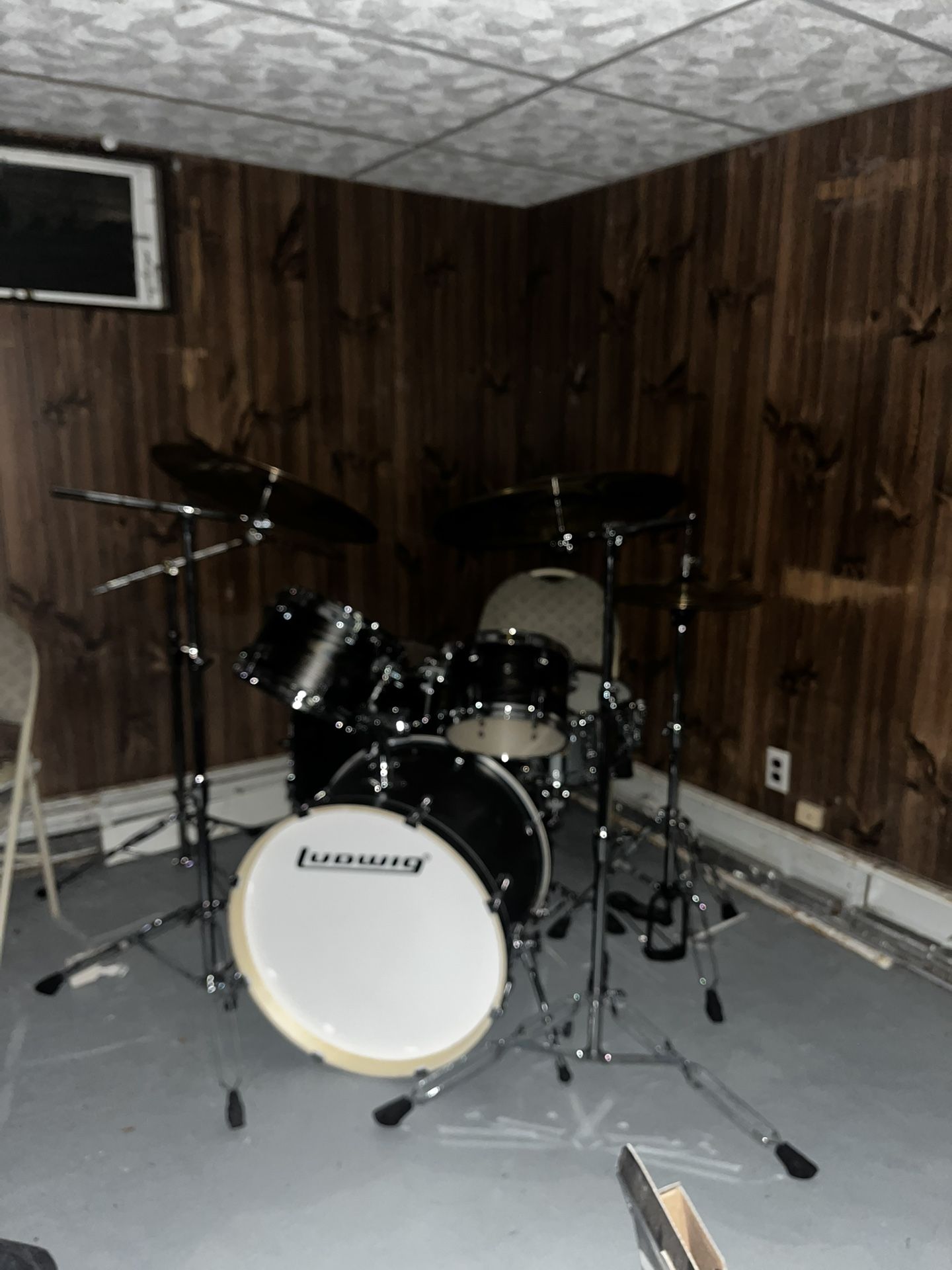 LUDWIG BACKBEAT DRUM SET (PRICE NEGOTIABLE)
