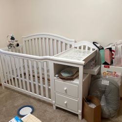  Berkley 4-in-one crib and changer