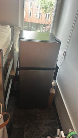 Hisense mini fridge