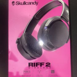 Skullcandy Riff 2 Wireless Headphones New